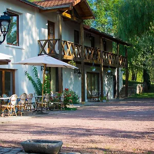 https://la-ferme-aux-biches.hotels-rhonealpes.com